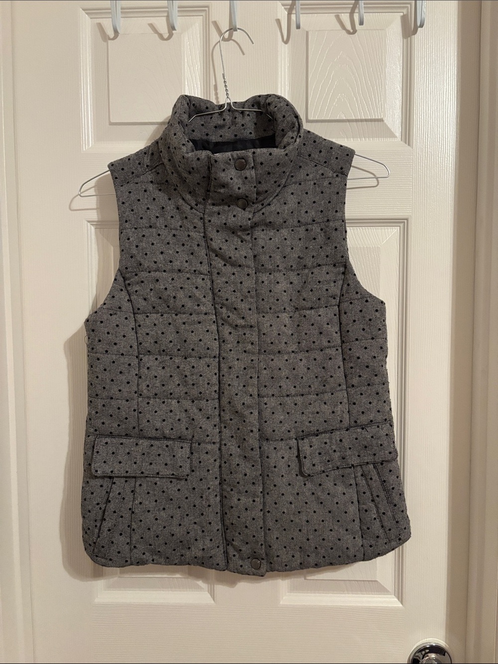 Liz Claiborne Quilted Sleeveless Vest - Gray Polka Dot size M